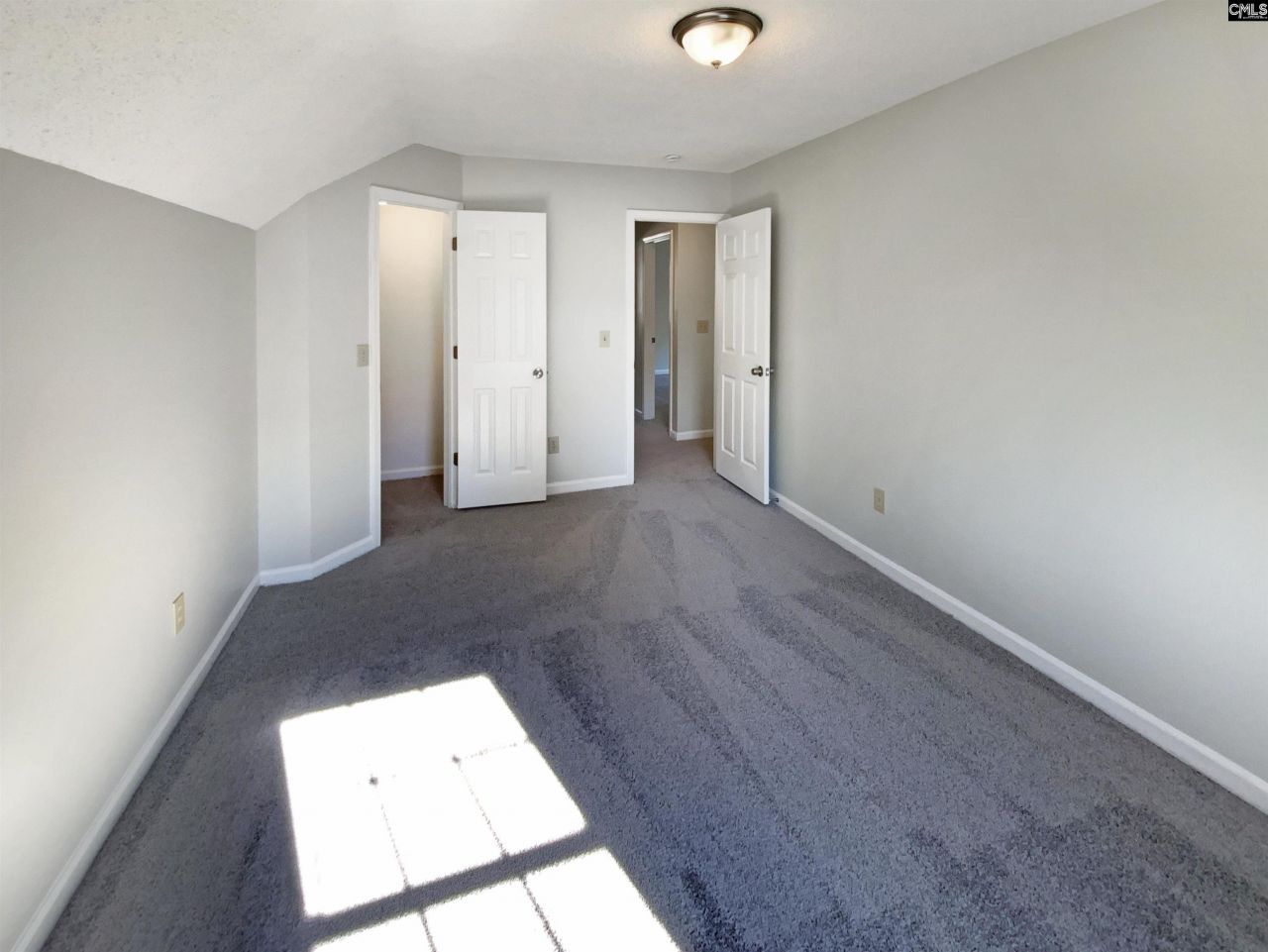 102 Brassfield Court Photo 21