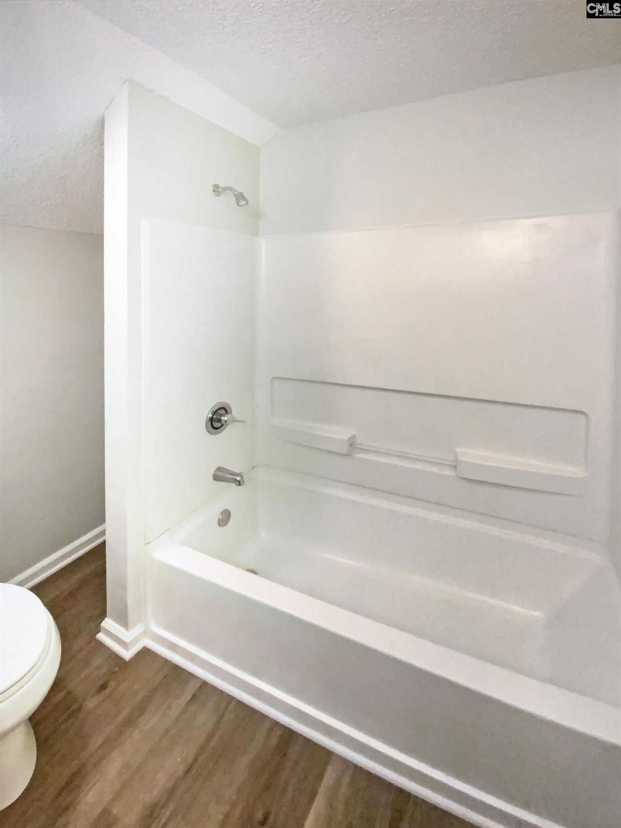 102 Brassfield Court Photo 23