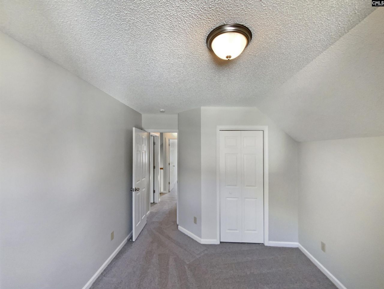 102 Brassfield Court Photo 25