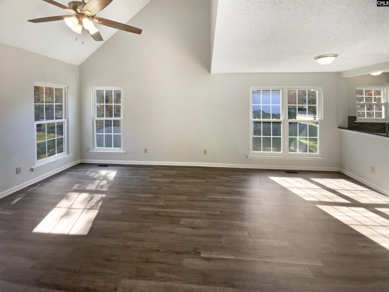 102 Brassfield Court Photo 4