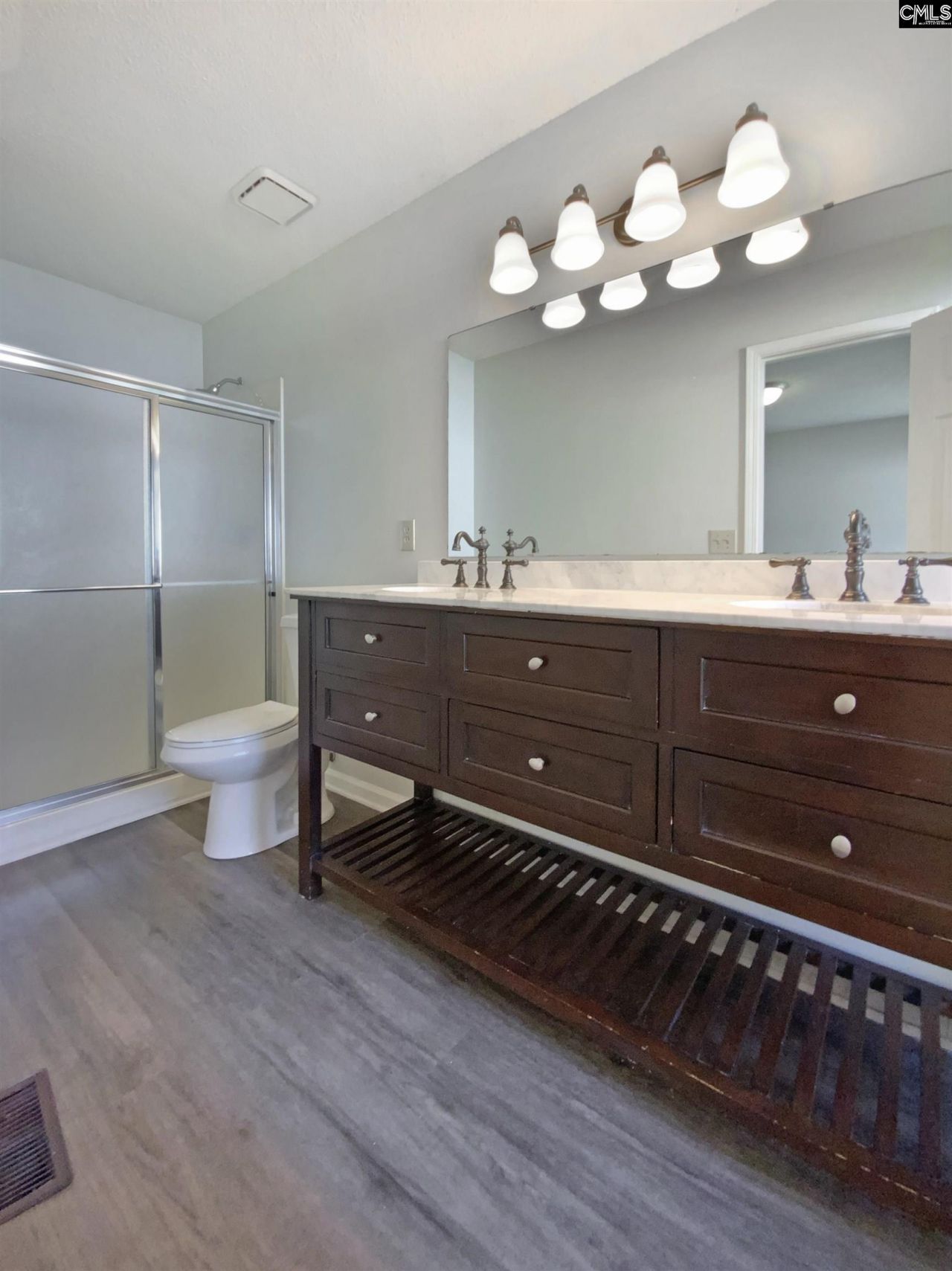 102 Brassfield Court Photo 5