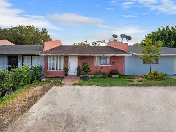 1330 Kia Dr, Homestead, FL 33033