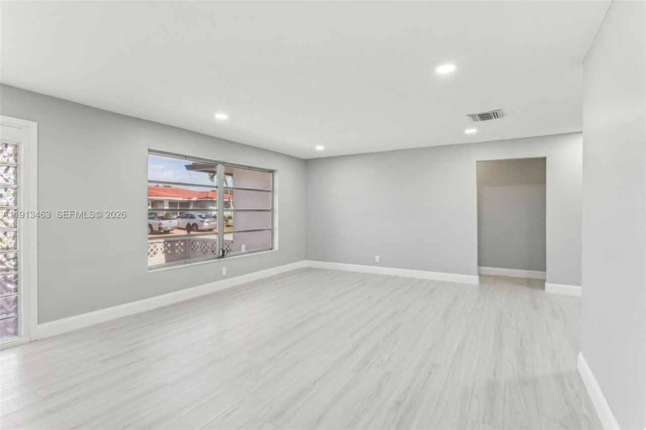 6800 NW 58th Ct, Tamarac, FL 33321 Photo