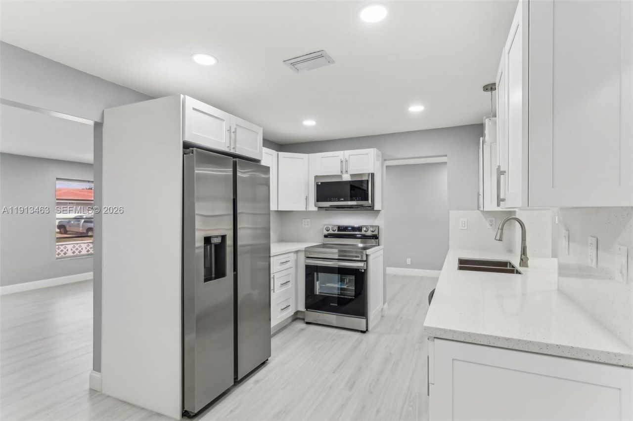 6800 NW 58th Ct, Tamarac, FL 33321 Photo