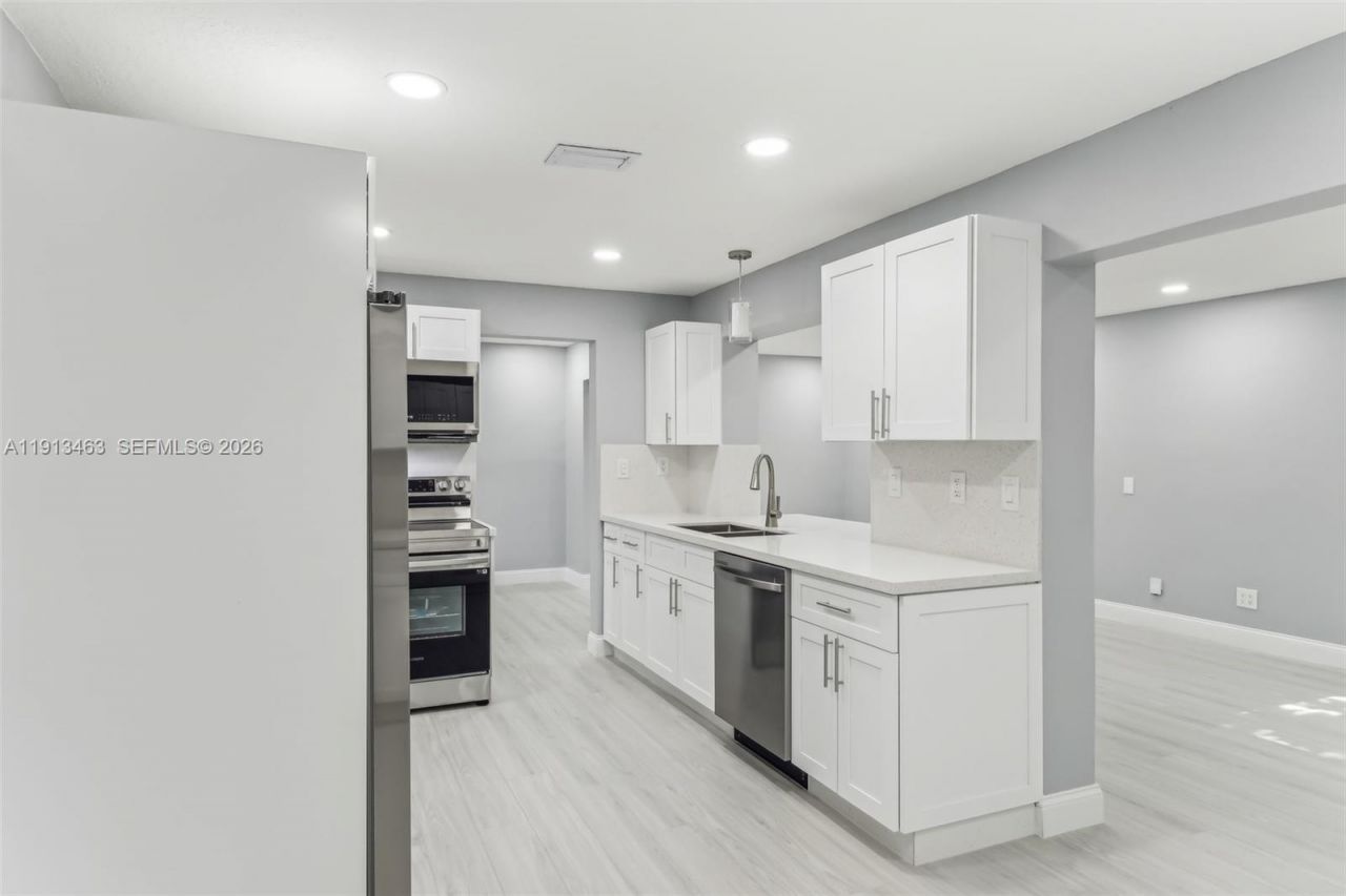 6800 NW 58th Ct, Tamarac, FL 33321 Photo