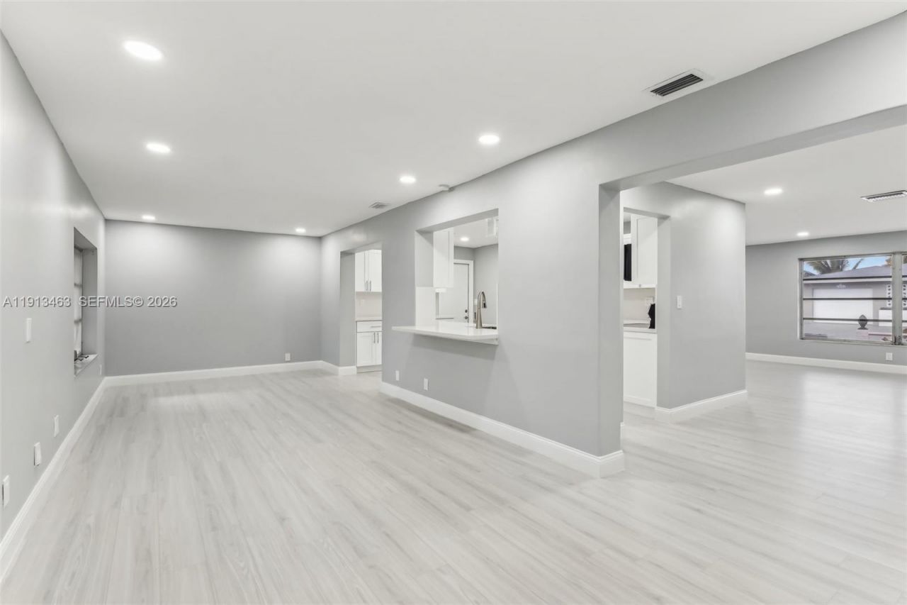 6800 NW 58th Ct, Tamarac, FL 33321 Photo