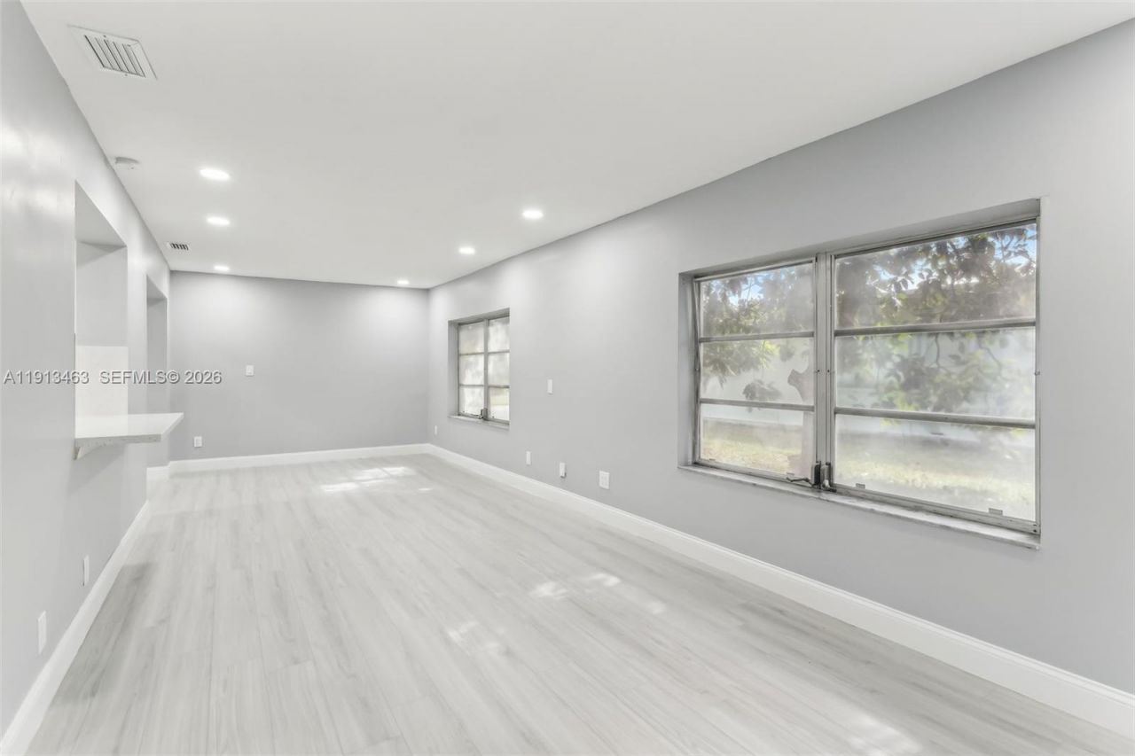 6800 NW 58th Ct, Tamarac, FL 33321 Photo