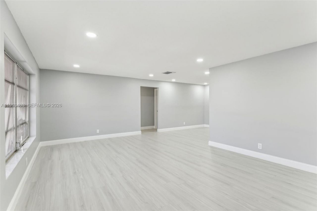 6800 NW 58th Ct, Tamarac, FL 33321 Photo