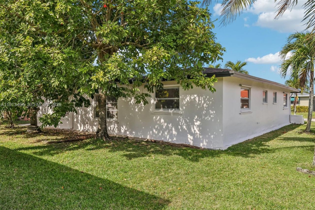 6800 NW 58th Ct, Tamarac, FL 33321 Photo