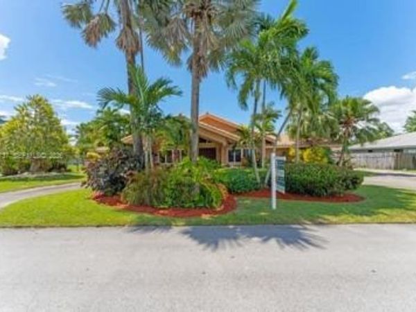 10220 SW 140th St, Miami, FL 33176