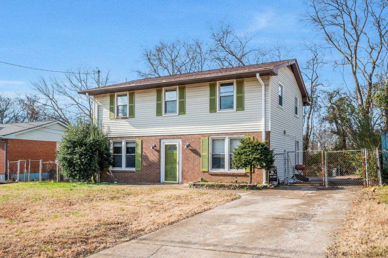 2402 Oakwood Ave, Nashville, TN 37207 Main Photo