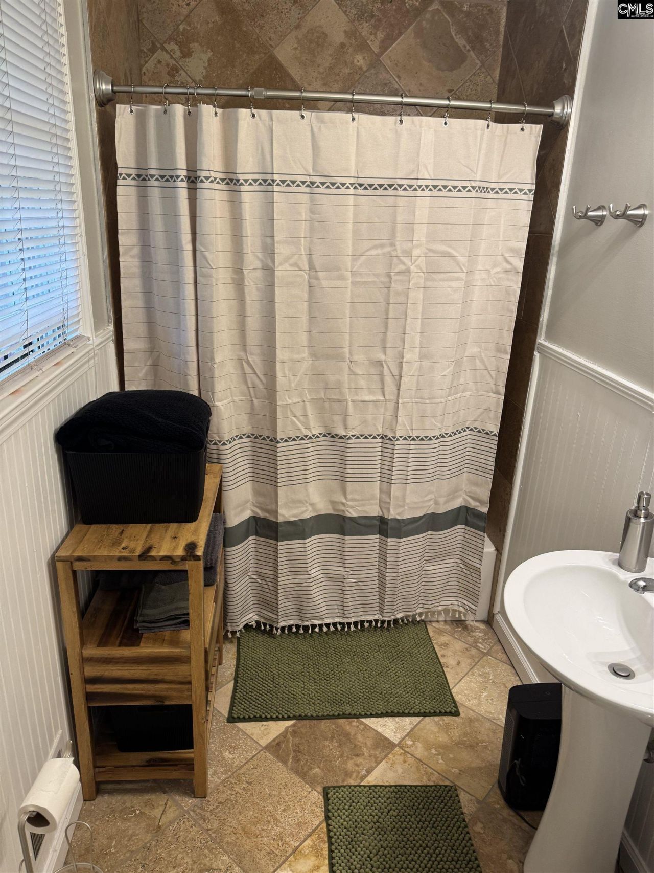 6 Riverview Court Photo 5