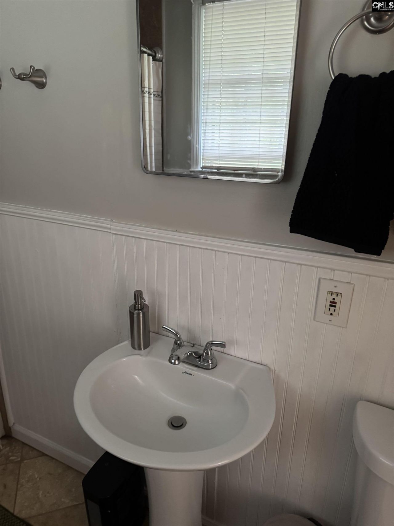 6 Riverview Court Photo 8