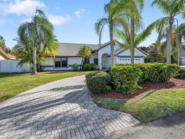 7312 NW 83rd Way, Tamarac, FL 33321