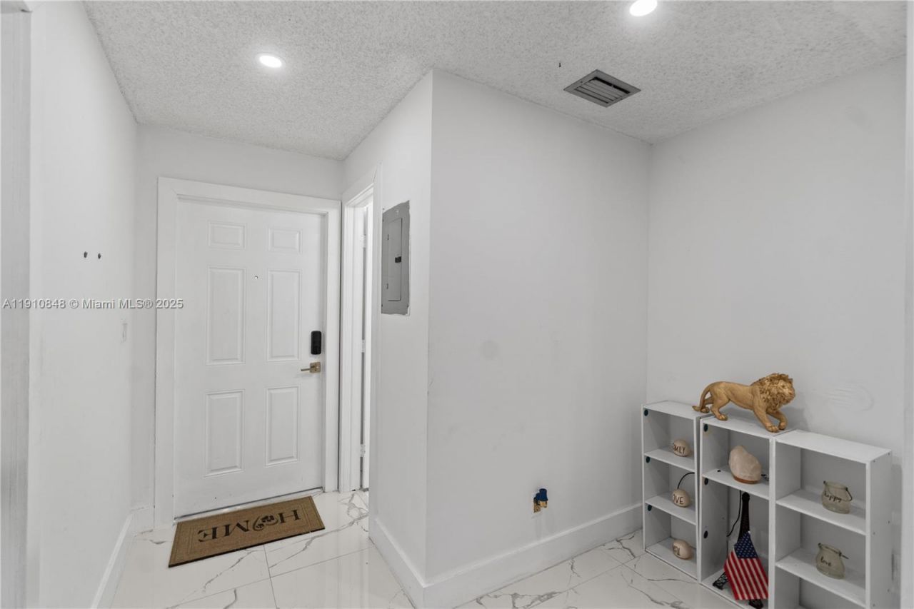 8033 NW 29 Street, Unit 8033, Sunrise, FL 33322 Photo