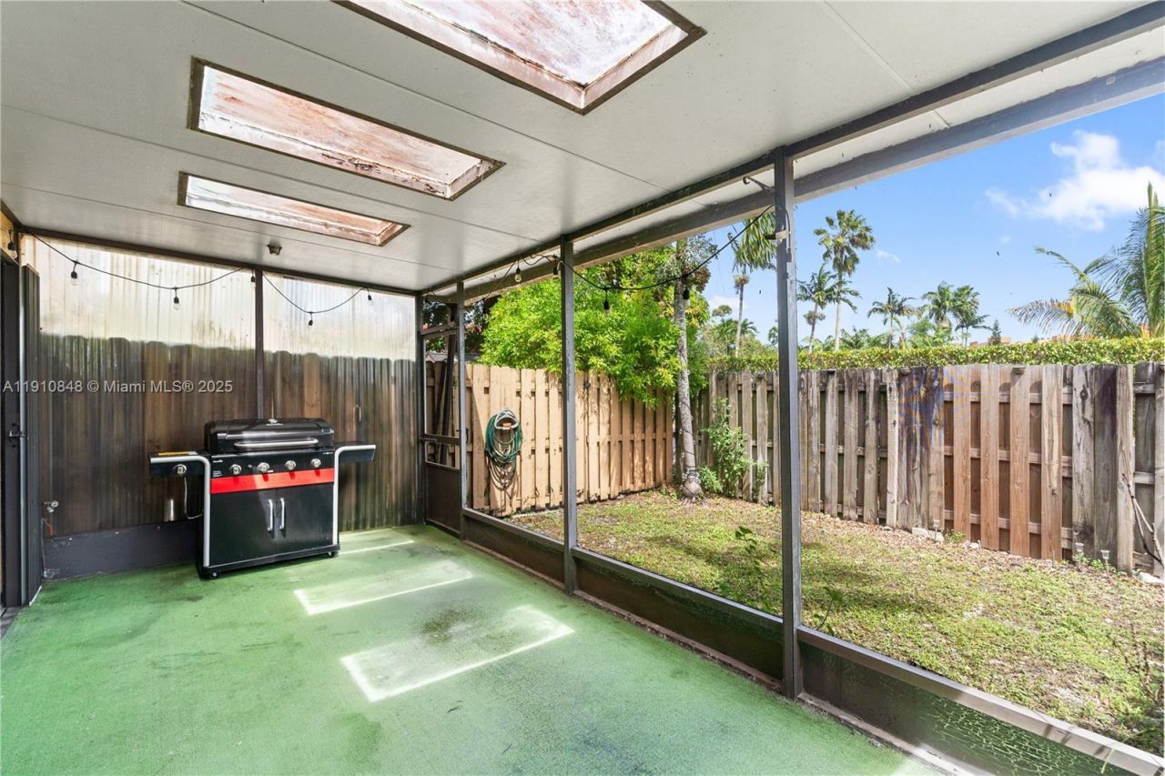 8033 NW 29 Street, Unit 8033, Sunrise, FL 33322 Photo