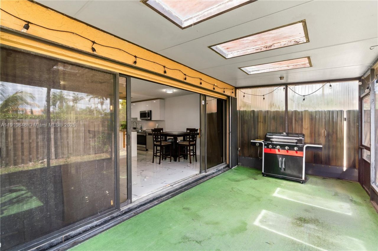 8033 NW 29 Street, Unit 8033, Sunrise, FL 33322 Photo