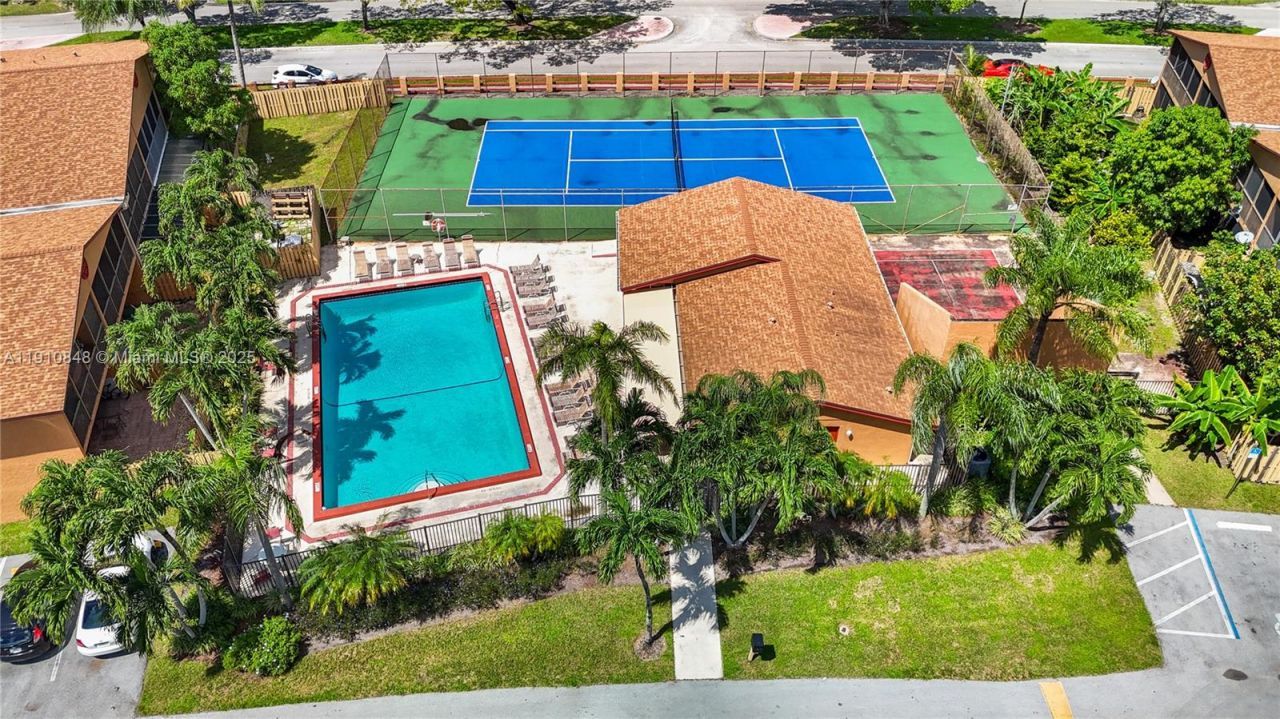 8033 NW 29 Street, Unit 8033, Sunrise, FL 33322 Photo