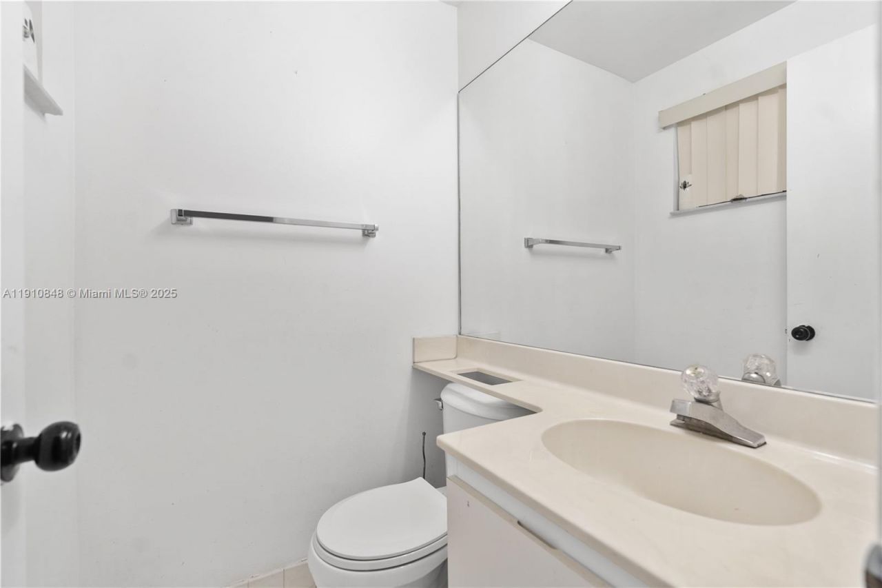 8033 NW 29 Street, Unit 8033, Sunrise, FL 33322 Photo