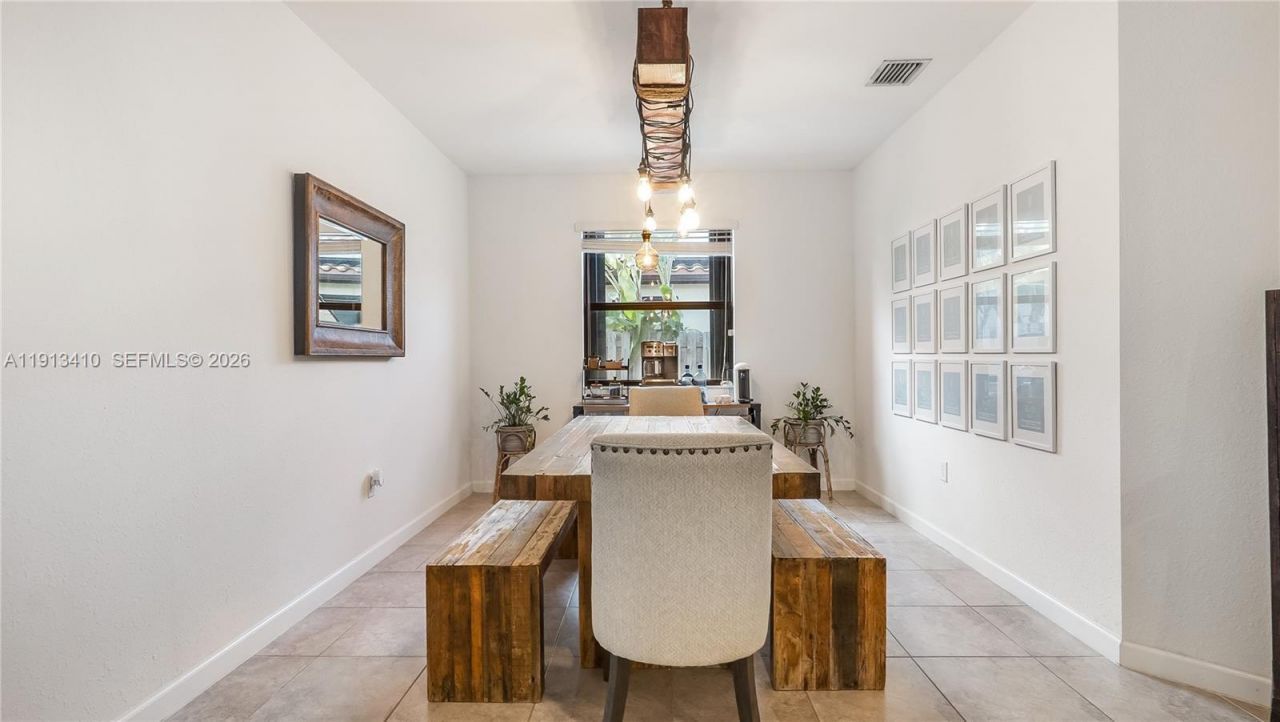 2490 SE 1st St, Homestead, FL 33033 Photo