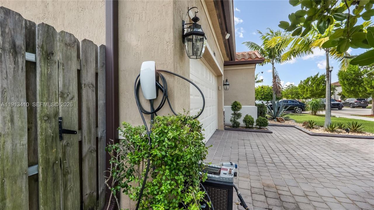 2490 SE 1st St, Homestead, FL 33033 Photo