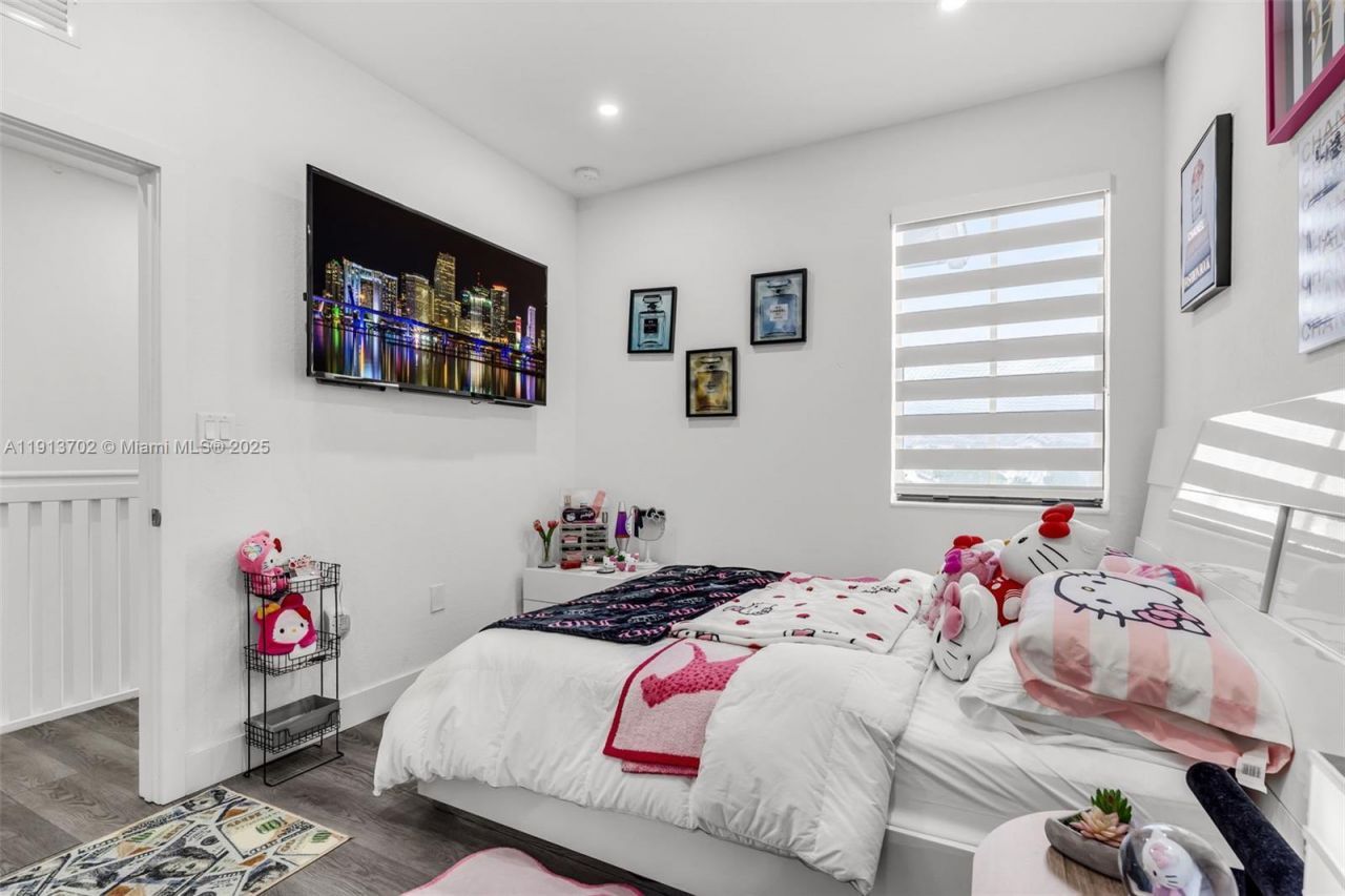 14782 SW 181st Ter, Miami, FL 33187 Photo