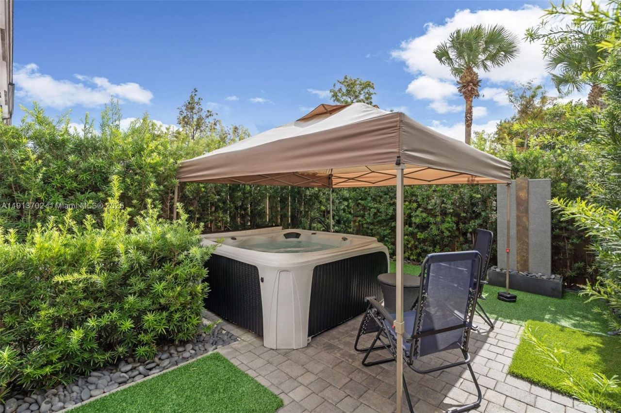 14782 SW 181st Ter, Miami, FL 33187 Photo