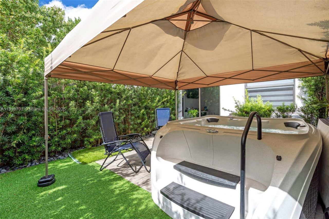 14782 SW 181st Ter, Miami, FL 33187 Photo