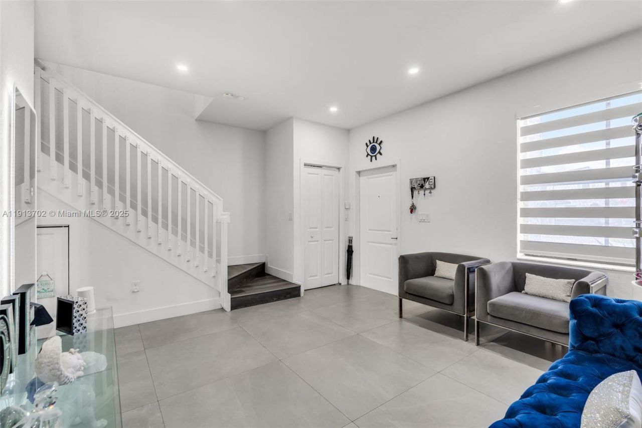 14782 SW 181st Ter, Miami, FL 33187 Photo