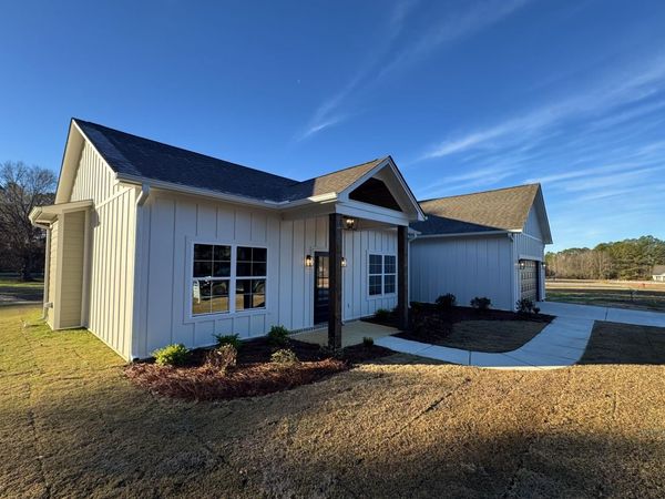 1795 Parkside Dr, Tupelo, MS 38804