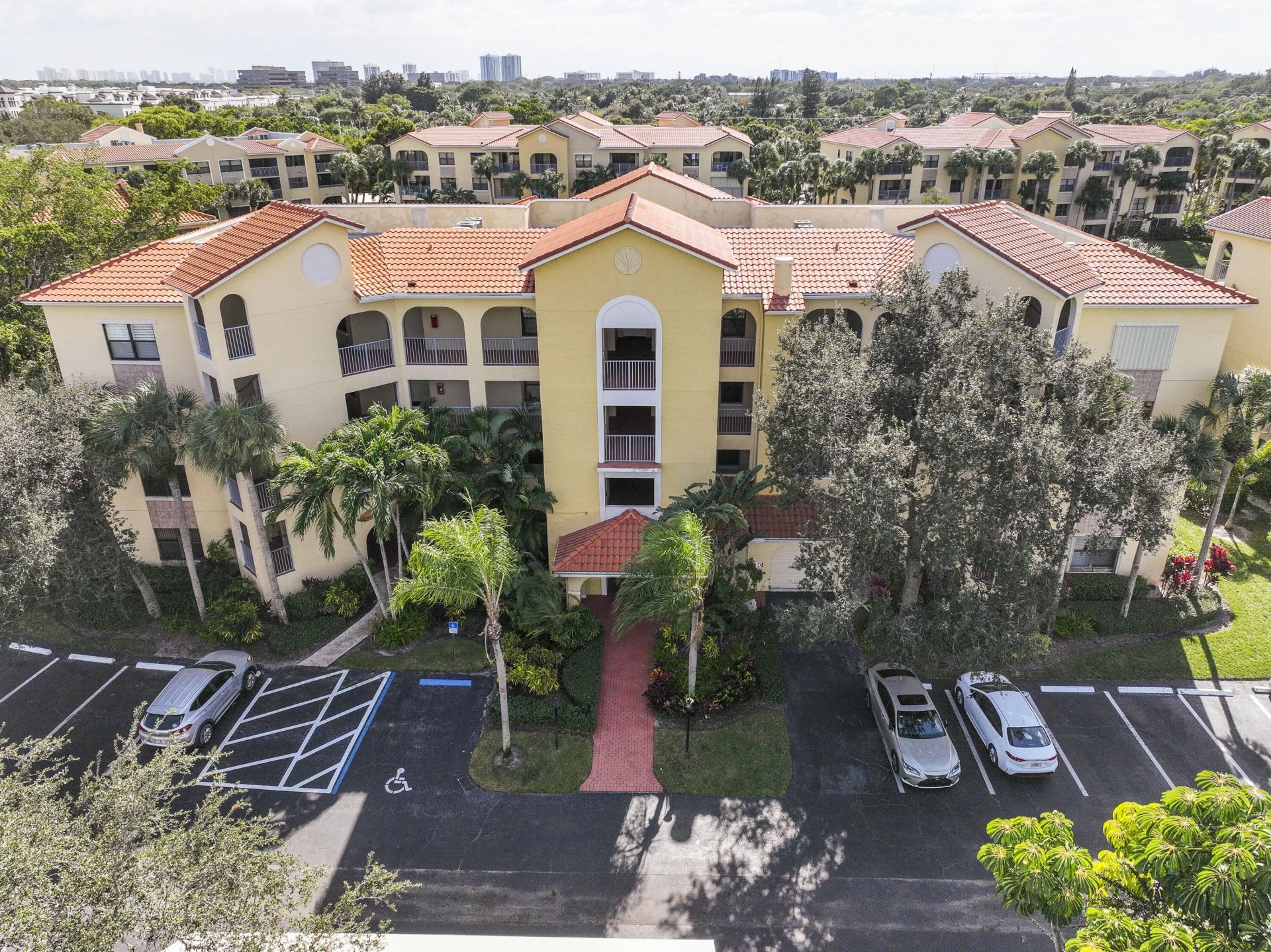800 Uno Lago Drive, Unit 105, Juno Beach, FL 33408 Photo