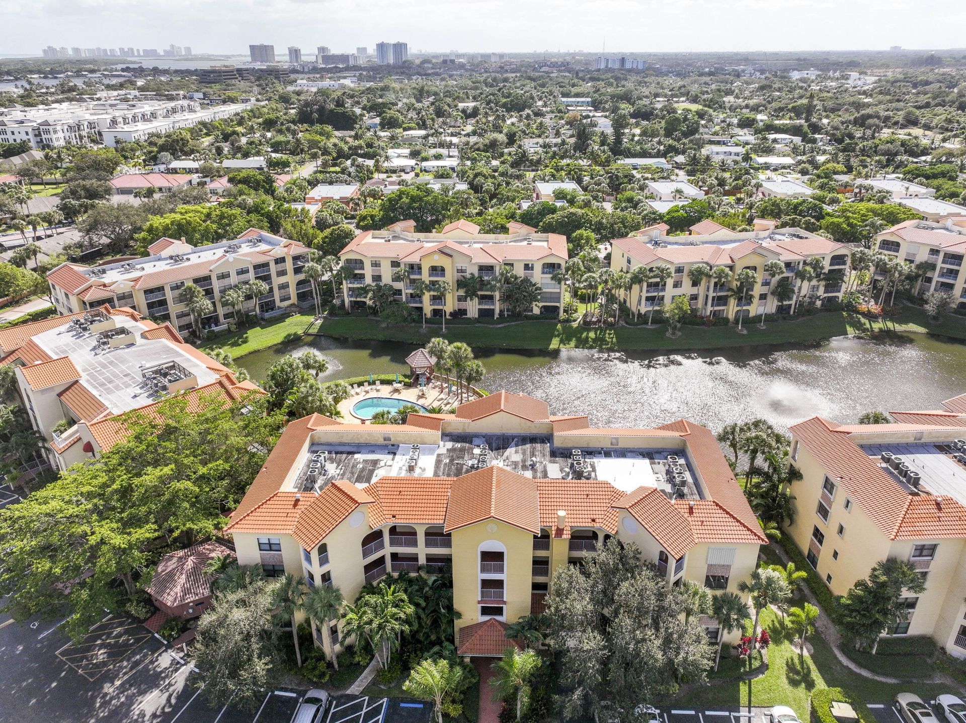 800 Uno Lago Drive, Unit 105, Juno Beach, FL 33408 Photo