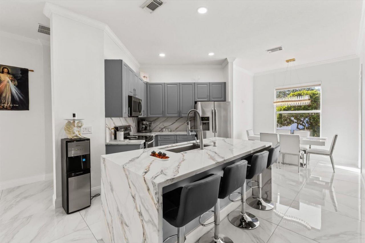 10880 SW Stephanie Way, Port Saint Lucie, FL 34987 Photo