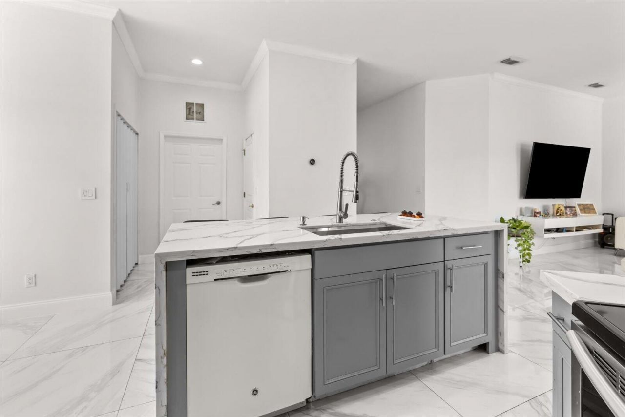 10880 SW Stephanie Way, Port Saint Lucie, FL 34987 Photo