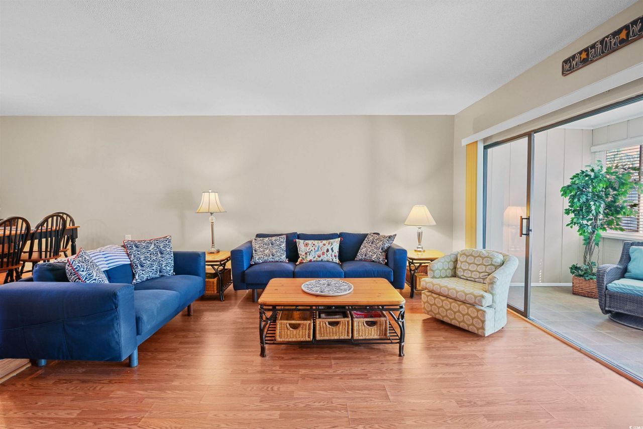 910 Villa Dr. Photo 10