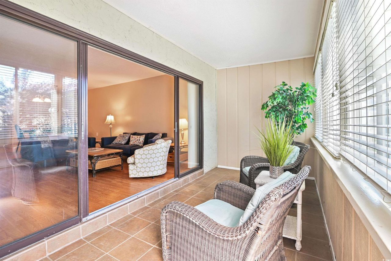 910 Villa Dr. Photo 17