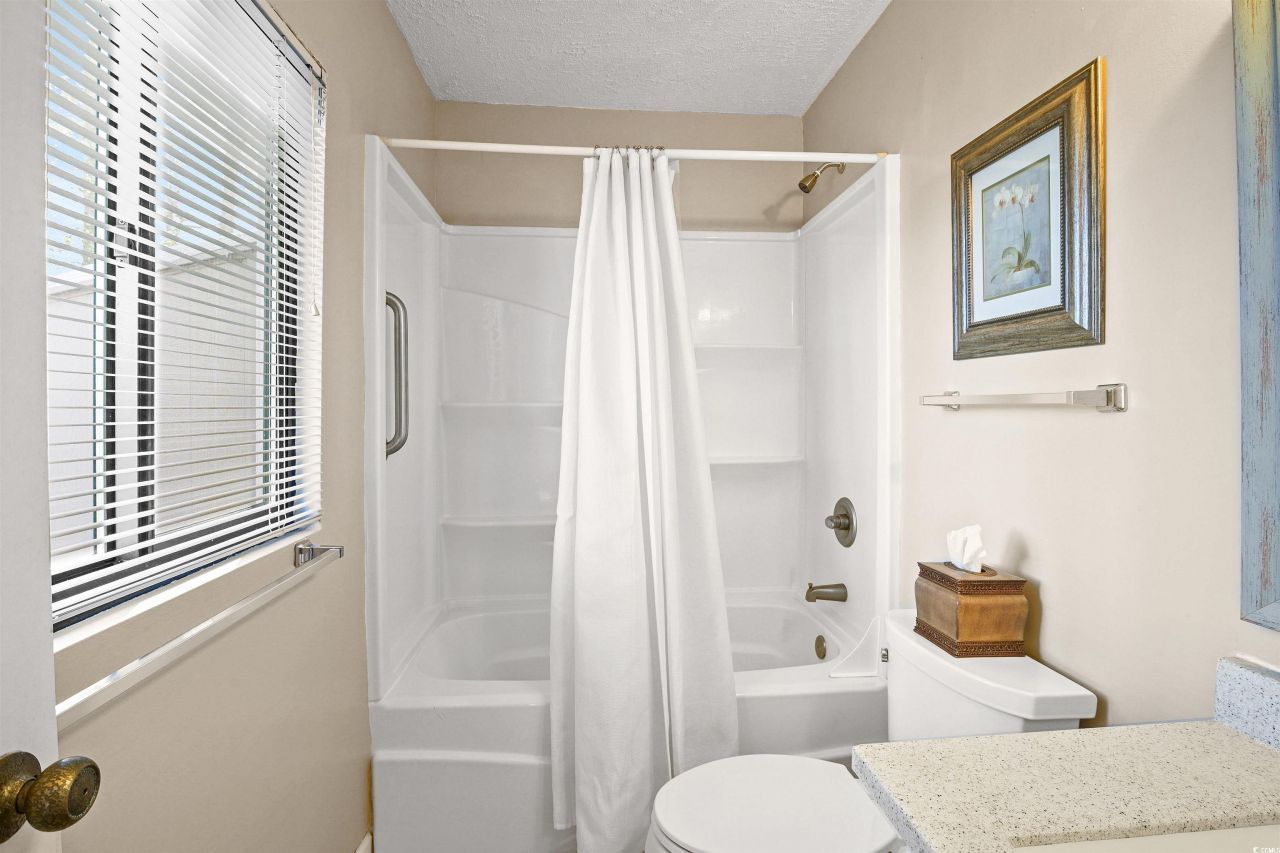 910 Villa Dr. Photo 22