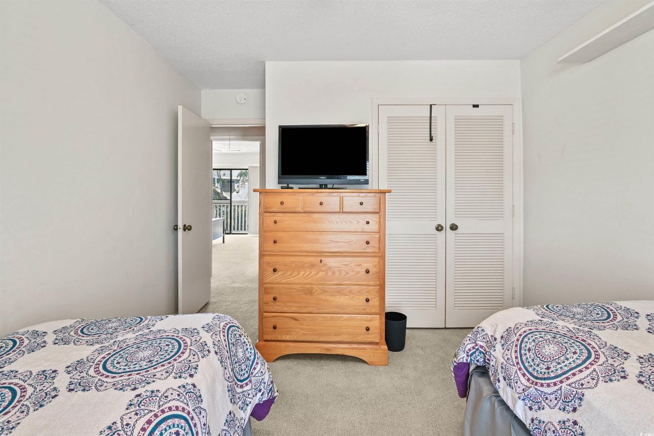 910 Villa Dr. Photo 24