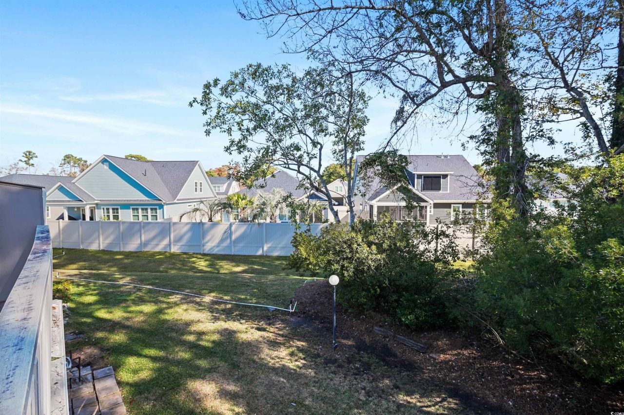 910 Villa Dr. Photo 31