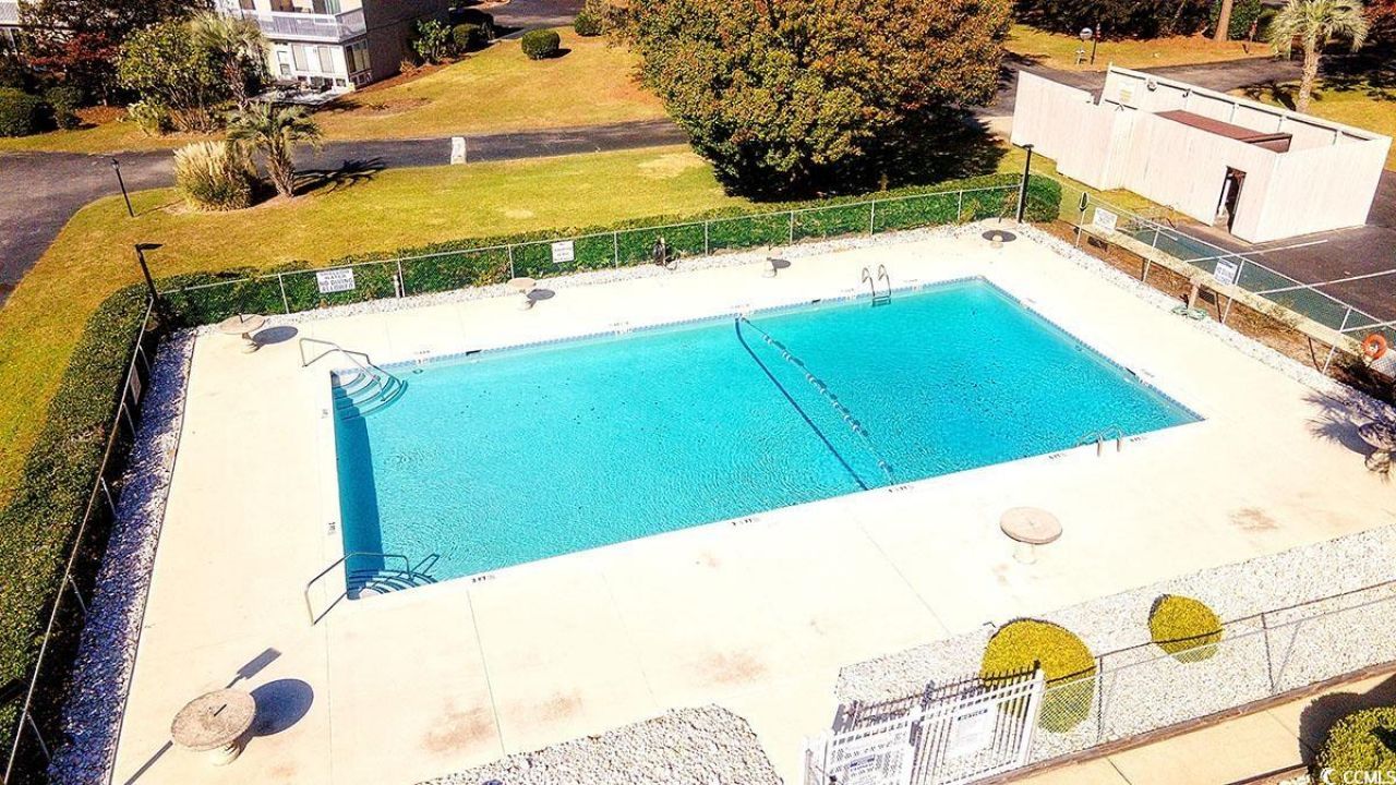 910 Villa Dr. Photo 38