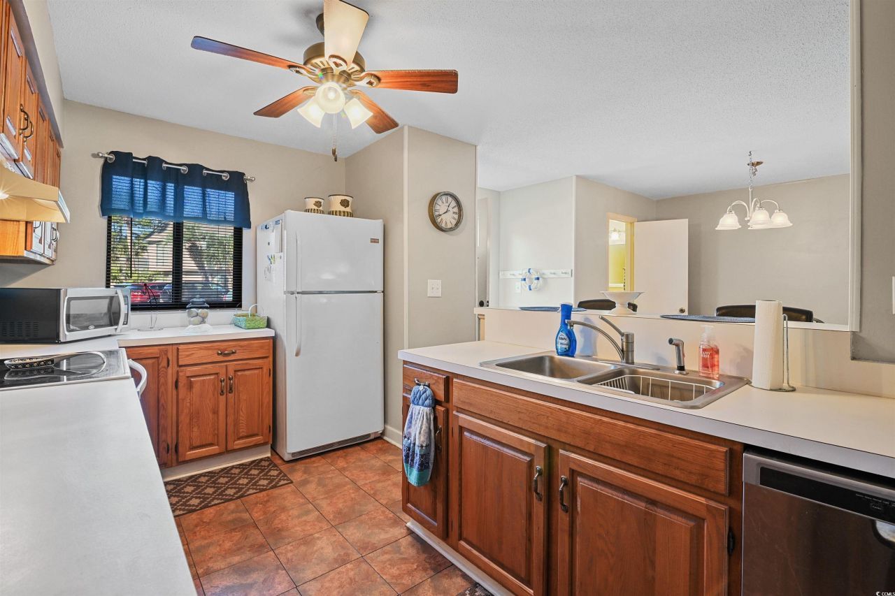 910 Villa Dr. Photo 6