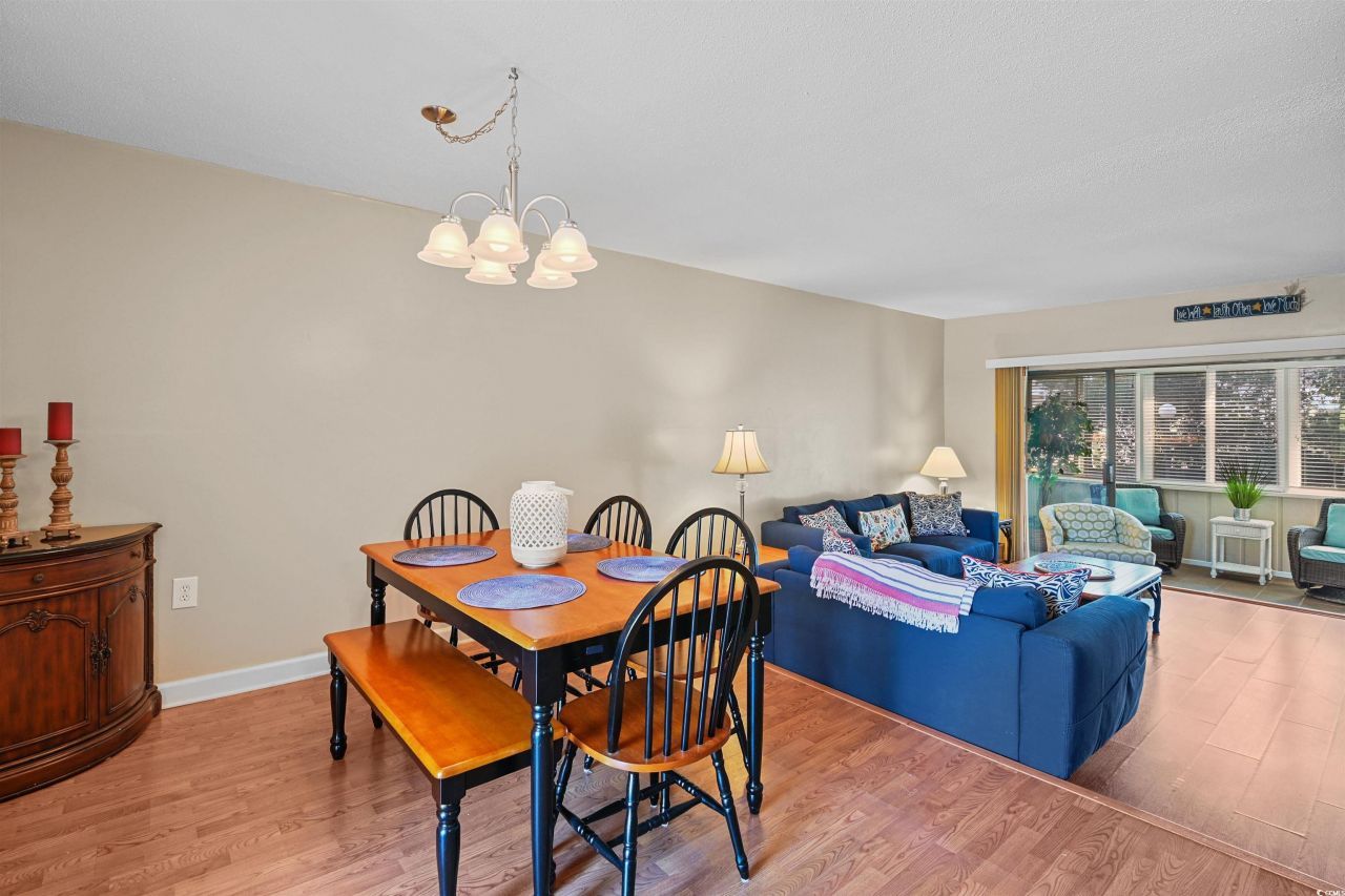 910 Villa Dr. Photo 8