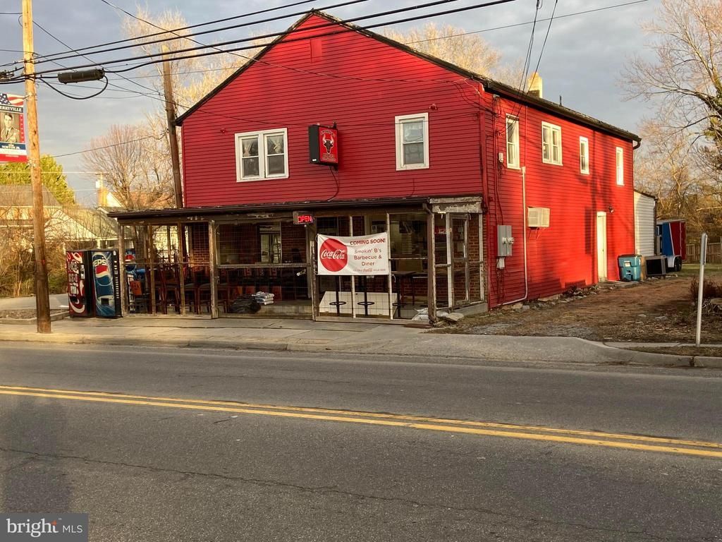 304 N BUCKMARSH STREET, BERRYVILLE, VA 22611