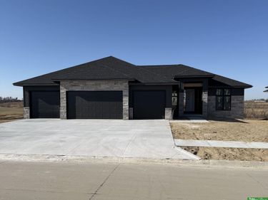 5402 N 213th Street, Elkhorn, NE 68022