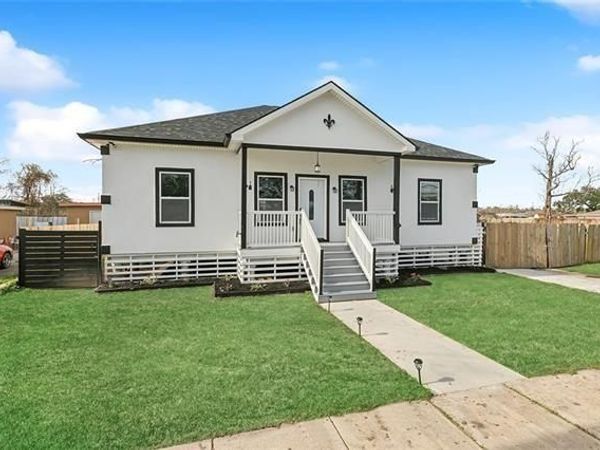 2616 GUERRA Drive, Violet, LA 70092