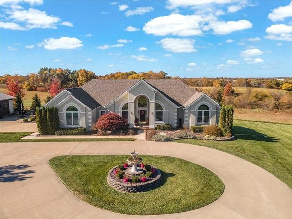 10030 Airfield Lane, Richmond, MO 64085