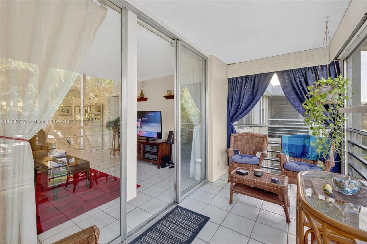 2901 NW 48th Ave, Unit 468, Lauderdale Lakes, FL 33313 Photo