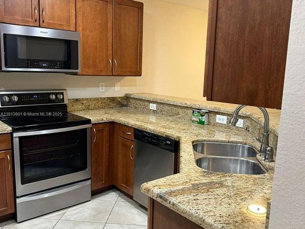 9113 Chambers St, Tamarac, FL 33321