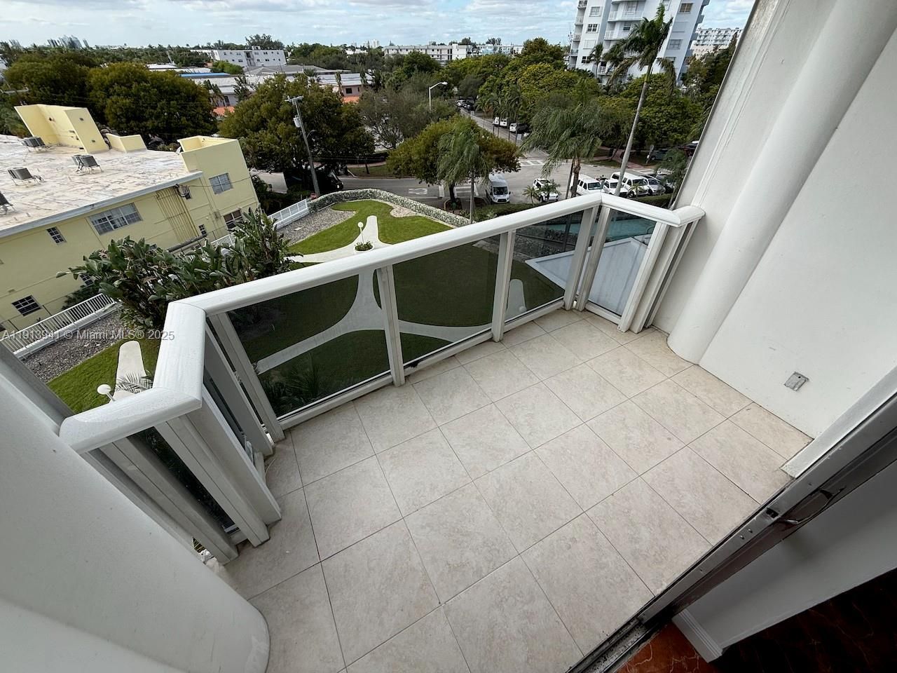 900 Bay Dr, Unit 419, Miami Beach, FL 33141 Photo