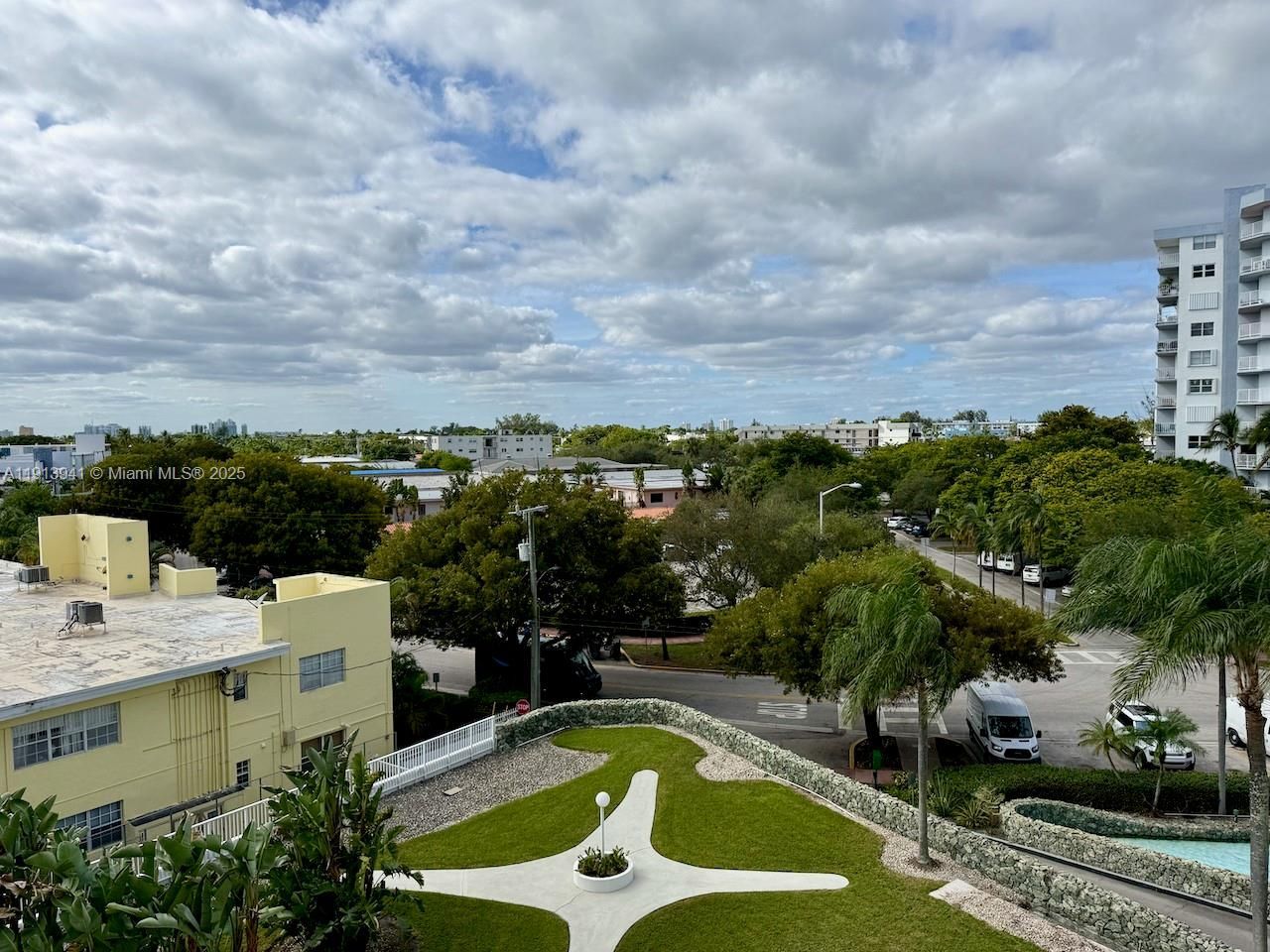 900 Bay Dr, Unit 419, Miami Beach, FL 33141 Photo